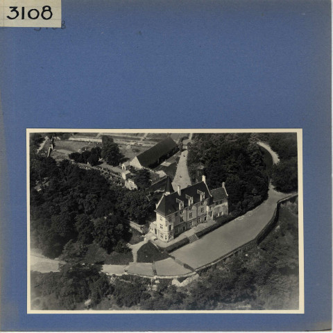 Chênehutte-les-Tuffeaux : Château du Prieuré, vue aérienne