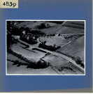 Beaulieu-sur-Layon : Le bourg, les jardins (vue aérienne)