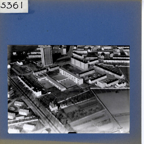 Angers : Belle-Beille, Tour Violet ( vue aérienne)