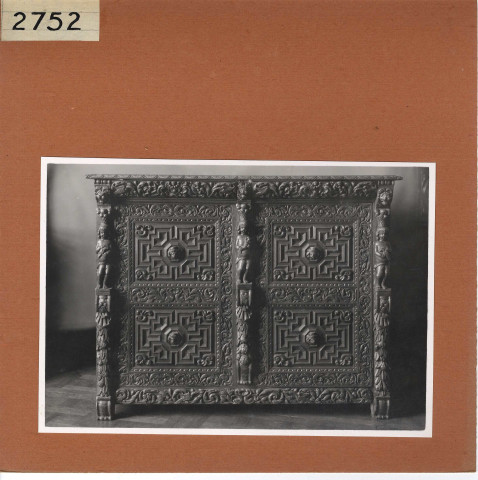 Brissac : Château de Brissac, meuble