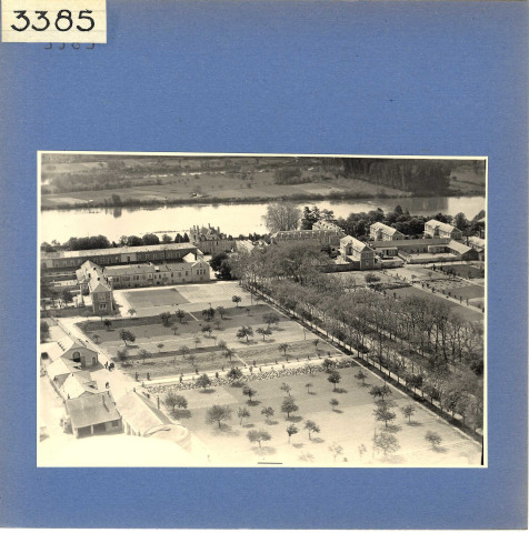 Sainte-Gemmes-sur-Loire : Hôpital psychiatrique (vue aérienne)