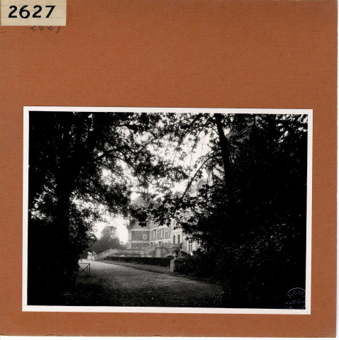 Saint-Georges-sur-Loire : Château de Serrant (extérieur)