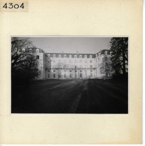 Angers : Façade et jardin (Préfecture)