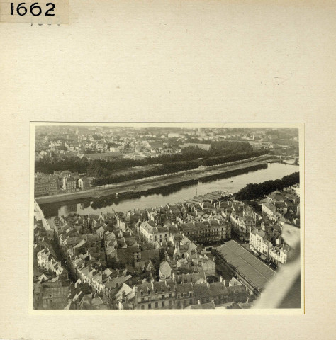 Angers : Vue d'ensemble de la Maine