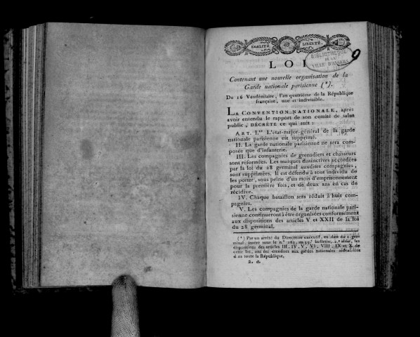 Loi contenant une nouvelle organisation de la garde nationale parisienne du 16 vendémaire an IV