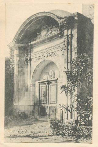 176. Angers. Musée Saint-Jean. Ancien portail des Jacobins
