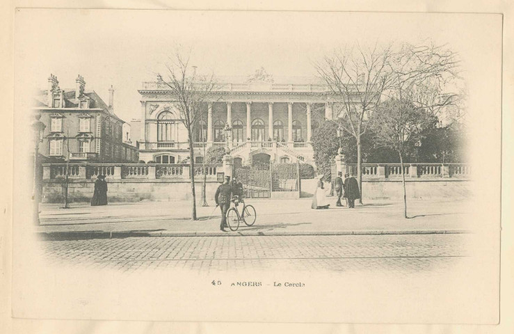 45. Angers. Le Cercle
