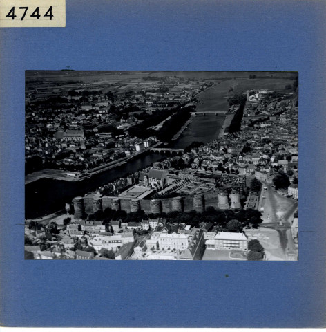 Angers : Château (vue aérienne)