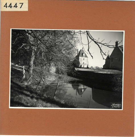 Chambellay : Château du Bois-Montboucher, extérieur et douves