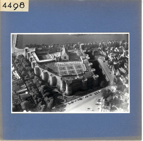 Angers : Château (vue aérienne)