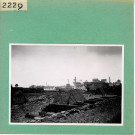 Trélazé : Vue des buttes (Ardoisières) avec 'tue-vents" de fendeurs