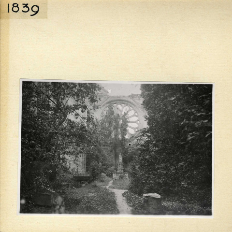 Angers : Toussaint, vue d'ensemble des ruines