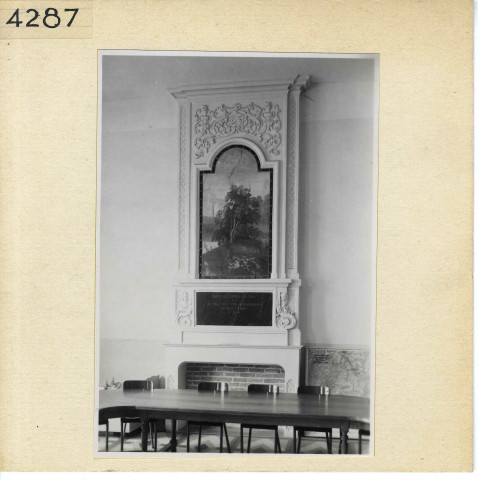 Angers : Bibliothèque, cheminée (Ecole Arts et Métiers)