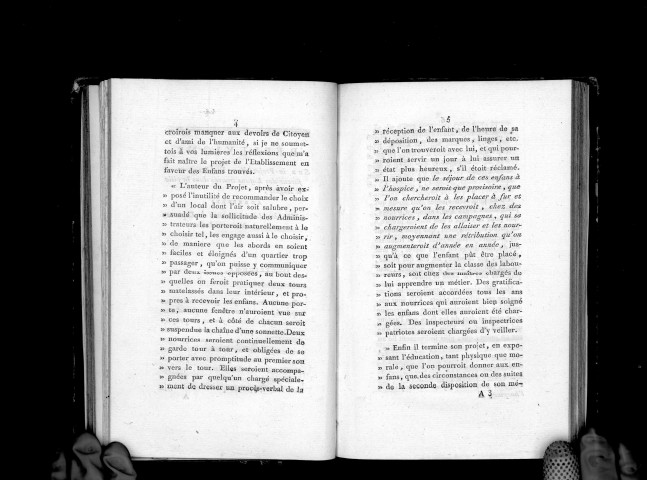 Réflexions sur le projet d'un établissement en faveur des enfants trouvés dans la ville d'Angers, adressées à MM. les administrateurs du département de Maine-et-Loire, par M. Chevreul, docteur en médecine, maître en chirurgie, etc.