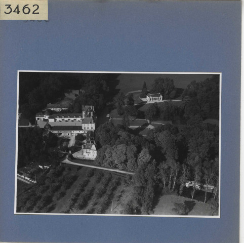Les Verchers-sur-Layon : Château d'Echuilly (vue aérienne)