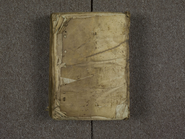 « Incipit liber gestorum Barlaam et Josaphat, servorum Christi, editus greco sermone a Johanne Damasceno, viro sancto et erudito. Cum cepissent monasteria construi... » « Expliciunt sermones Barlaam et Josaphat, servorum Dei. Qui scripsit vivat, gaudeat atque legens. Amen »