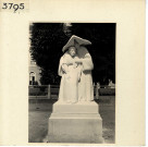 Angers : Statue, par G. Chesneau