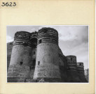 Angers : Tours au sol et fossés