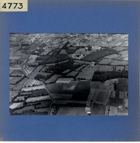 Fontaine-Guérin : Château du Dauphiné (vue aérienne)