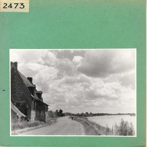 Anjou : Bords de Loire, maison angevine