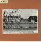 Chambellay : Château du Bois-Montboucher, lac et cygnes