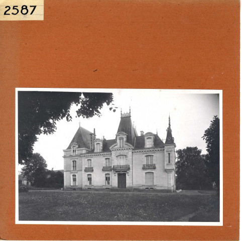 Le Louroux-Béconnais : Château de la Mornais