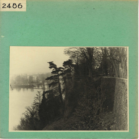 Saint-Florent-Le-Vieil : Extérieur, vers la Loire