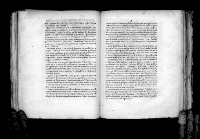 Les administrateurs du département de Maine-et-Loire à leurs concitoyens (26 floréal an III), Signé : Coulonnier, Leterme-Saulnier, Brichet, Bardet, Couillion-Mamert, Bodinier, Villier et Letourneau