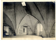 Chapelle des Carmes à Angers : salle dite du chapitre dans l'aile bordant le cloître au sud ou pièce voûtée annexe de la tour des Druides