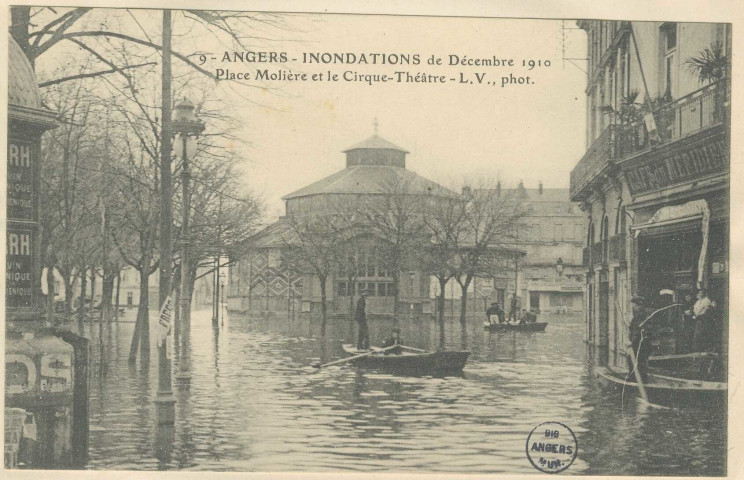9. Angers. Inondations de décembre 1910. Place Molière et le Cirque-Théâtre
