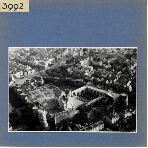 Angers : Château, vue aérienne