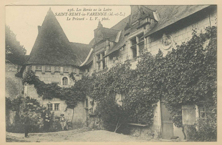 256. Les bords de la Loire. St-Remy-la-Varenne (M-et-L). Le Prieuré