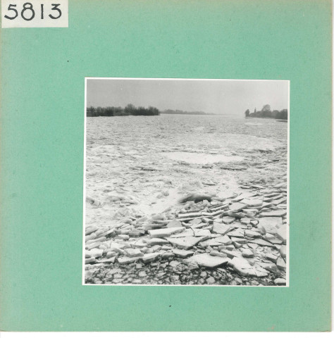 Bouchemaine : Glace dans la Loire