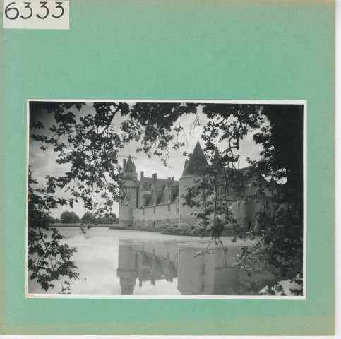 Ecuillé : Château du Plessis-Bourré