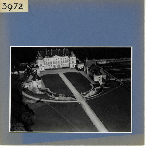 Mazé : Château de Montgeoffroy (vue aérienne)