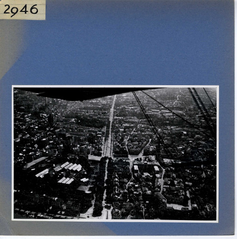 Angers : Vue aérienne de la rive gauche (château, boulevard du Château, boulevard du Roi-René)