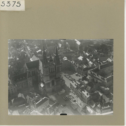 Angers : Cathédrale Saint-Maurice, vue aérienne