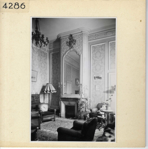 Angers : Cheminée, salon Directeur (Ecole Arts et Métiers)