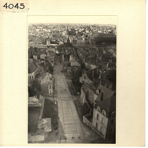 Angers : Montée Saint-Maurice (vue prise du haut de la cathédrale)