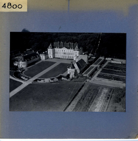 Mazé : Château de Montgeoffroy (vue aérienne)