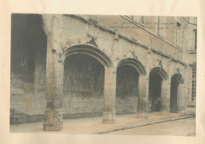 68. Angers. Cloît[r]e du Logis Barrault, actuellement Musée David d'Angers