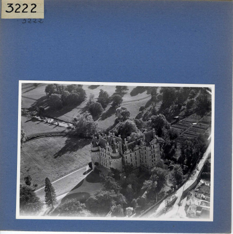 Brissac-Quincé : Château, vue aérienne