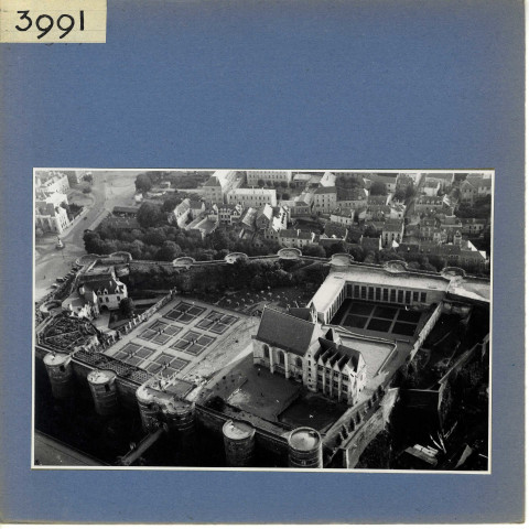 Angers : Château, vue aérienne