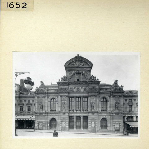 Théâtre d'Angers : Vue d'ensemble du Théâtre (place du Ralliement)