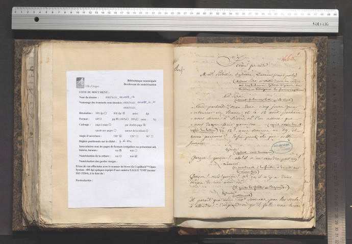 Une femme sur les bras