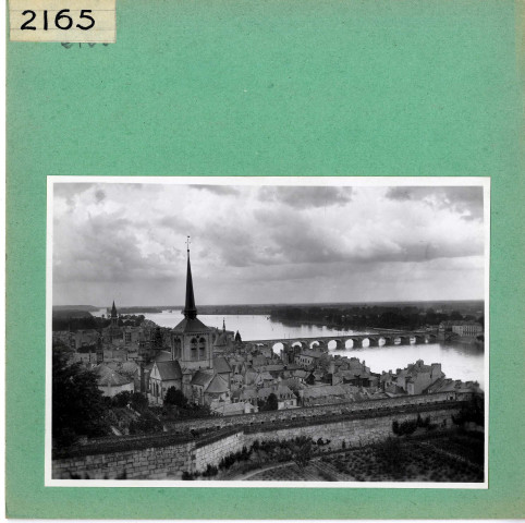 Saumur : Pont de Montsoreau vu du château de Saumur