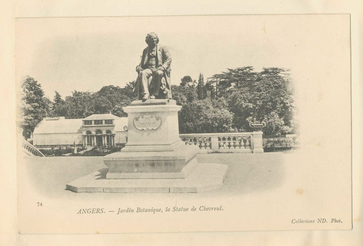 74. Angers. Jardin botanique, la statue de Chevreul