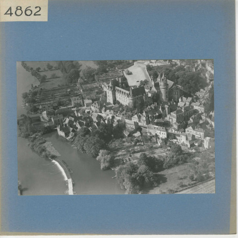 Durtal : Château (vue aérienne)