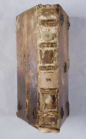 « In nomine sancte et individue Trinitatis. Incipit liber collectarii, ordinatus et concessus monasterio Omnium Sanctorum Andegavensi, ordinis Sancti Augustini, per conventum dicti monasterii in veram elemosinam, scriptus et completus per me Egidium Colini, presbiterum, in decretis bacalaureum canonicumque dicti monasterii, anno Domini millesimo quadringentesimo decimo »