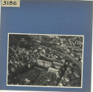 Angers : quartier de la Doutre, vue aérienne du couvent du Calvaire, rue Vauvert et de la place Monprofit en arrière plan